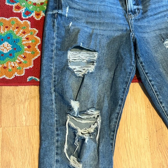 SO Distressed High Rise Mom Jeans Size 9/W29 EUC - Picture 3 of 9